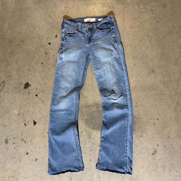Hollister Low Rise Boot Jeans Size 5S W27 L30 Light Wash Distressed