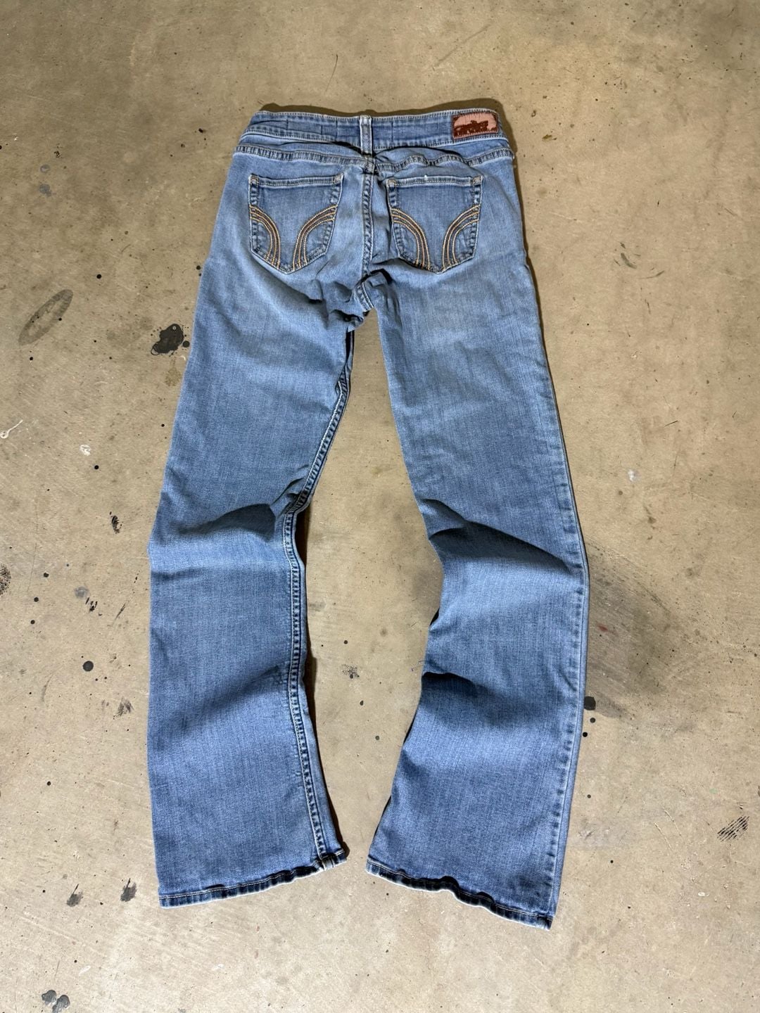 Hollister Low Rise Boot Jeans Size 5S W27 L30 Light Wash Distressed 5