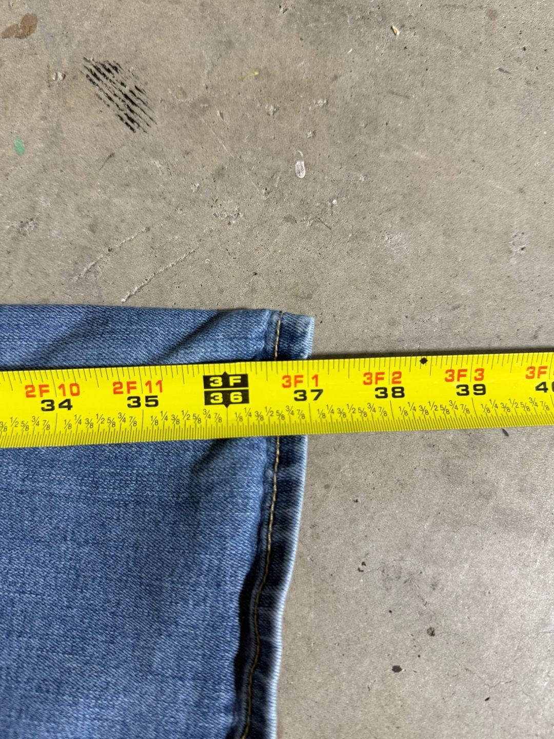 Hollister Low Rise Boot Jeans Size 5S W27 L30 Light Wash Distressed 9