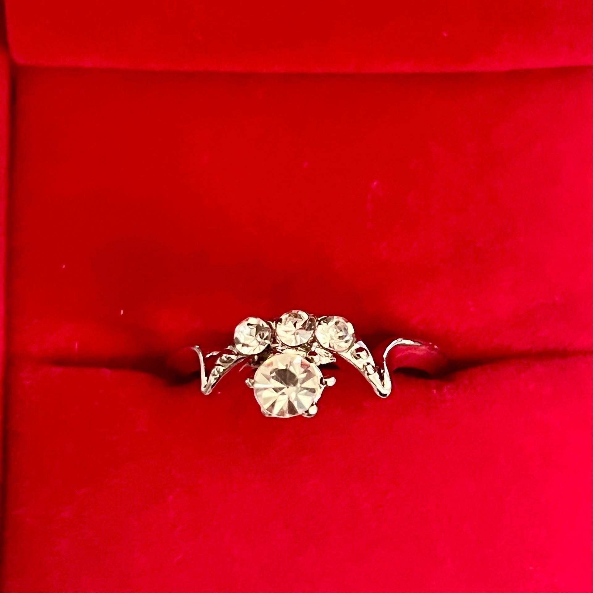 Vintage Style Sterling Silver Cubic Zirconia Cluster Ring Size 8 3