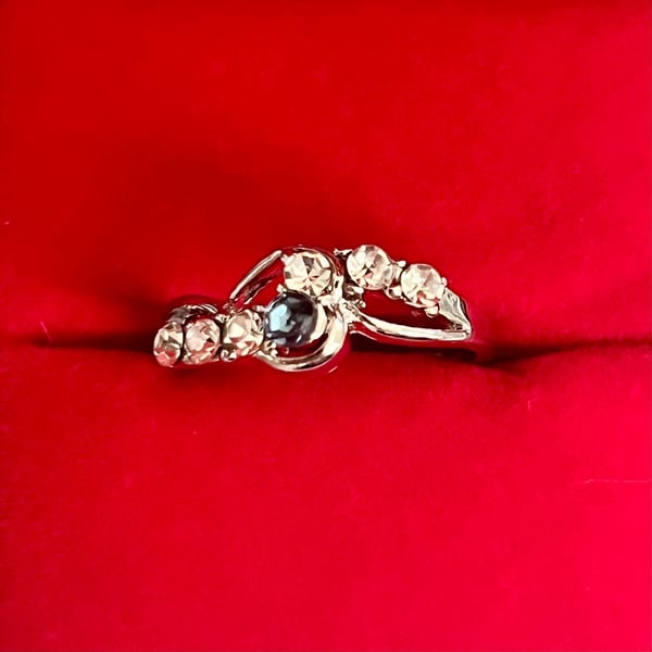 Cubic Zirconia Diamonds with Blue Stone Swirl Sterling Silver Ring Size 8