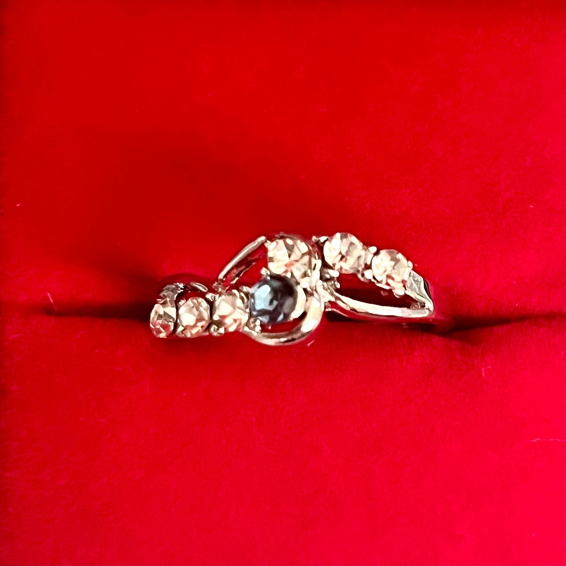 Cubic Zirconia Diamonds with Blue Stone Swirl Sterling Silver Ring Size 8 2