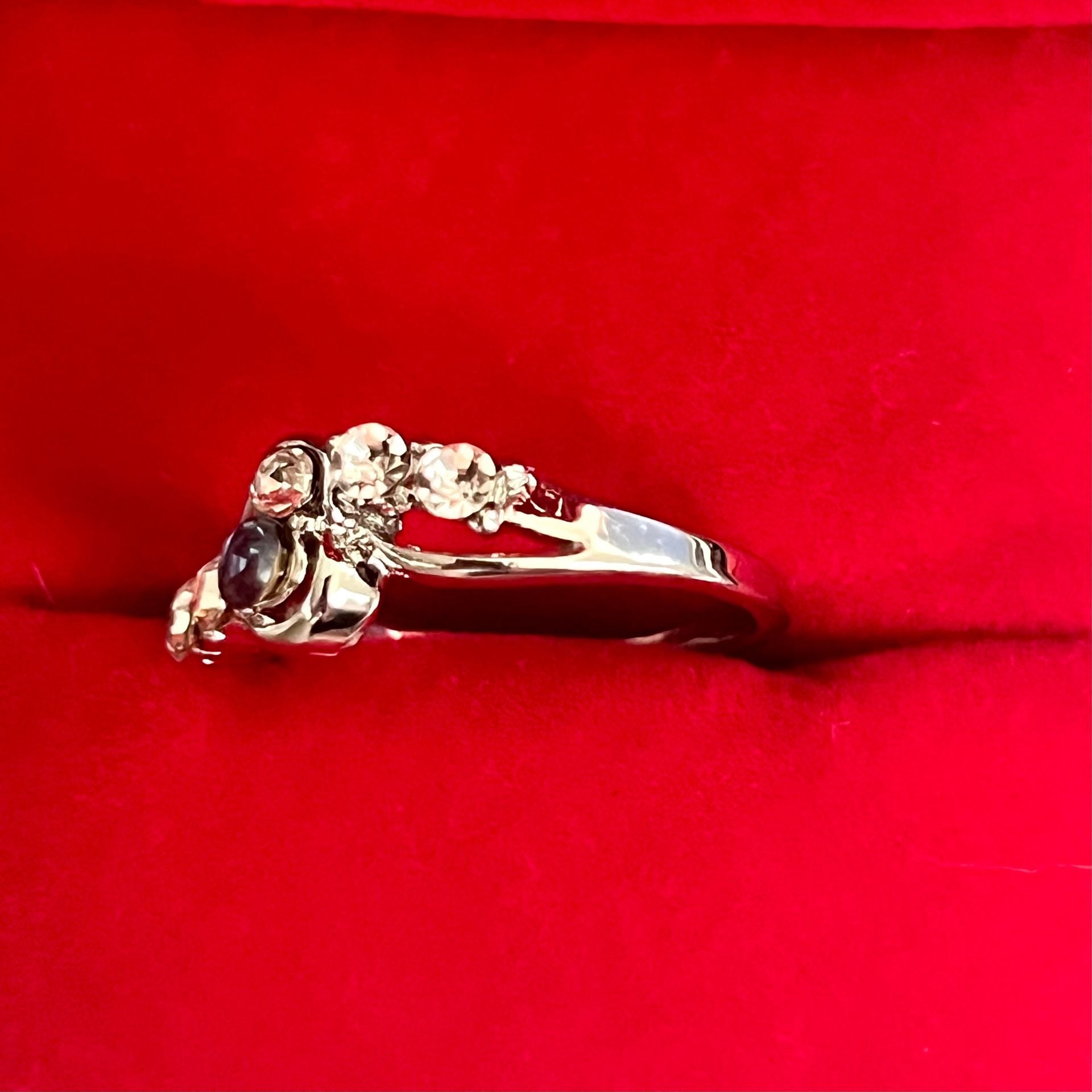 Cubic Zirconia Diamonds with Blue Stone Swirl Sterling Silver Ring Size 8 4