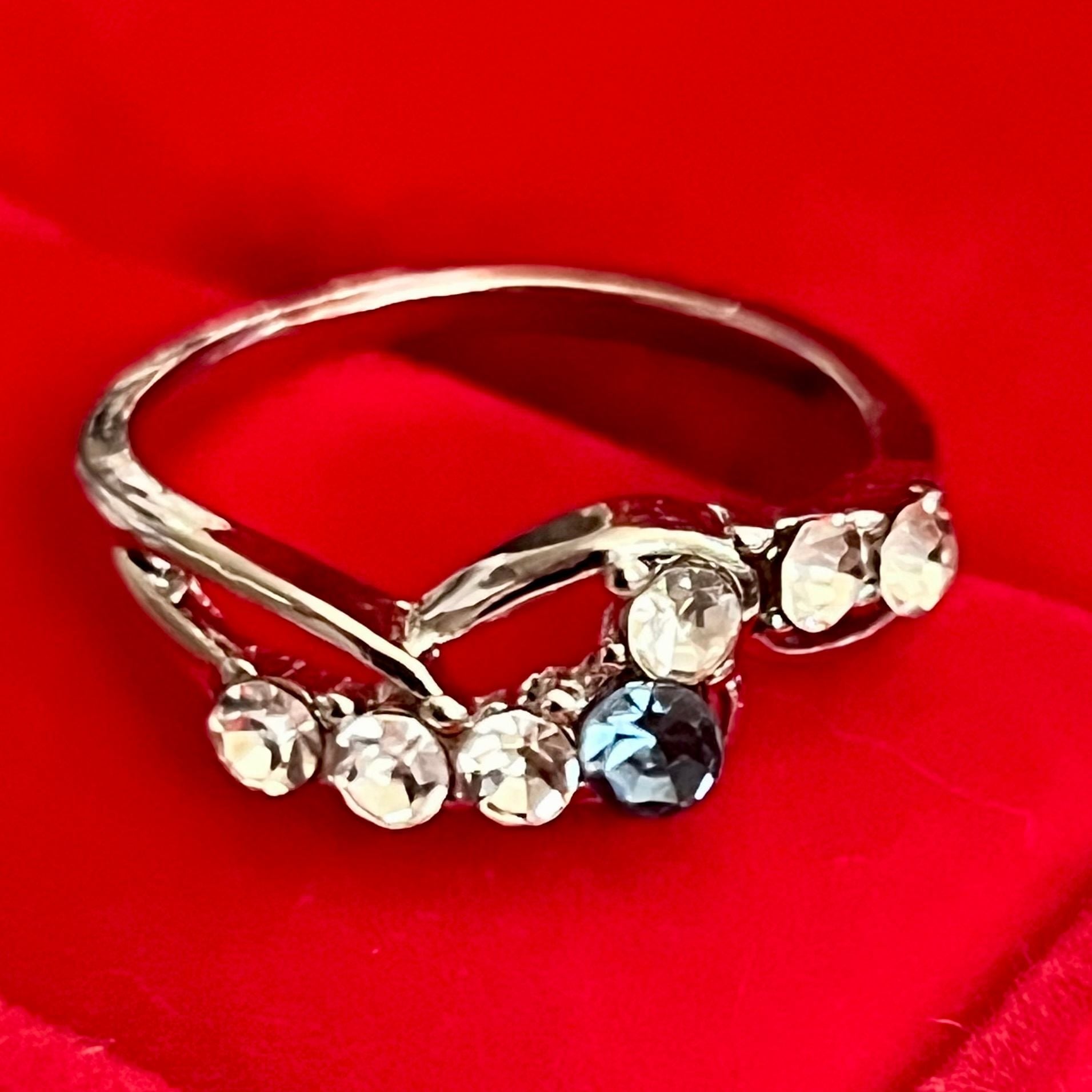 Cubic Zirconia Diamonds with Blue Stone Swirl Sterling Silver Ring Size 8 6