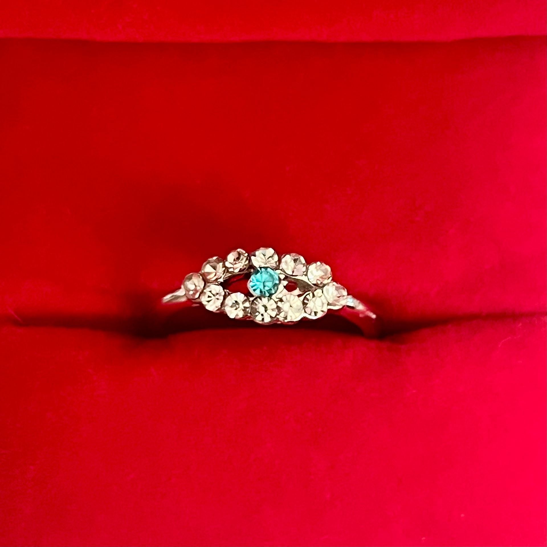 Vintage Crystal Rhinestone Blue Center Stone Cluster Sterling Silver Ring Size 3