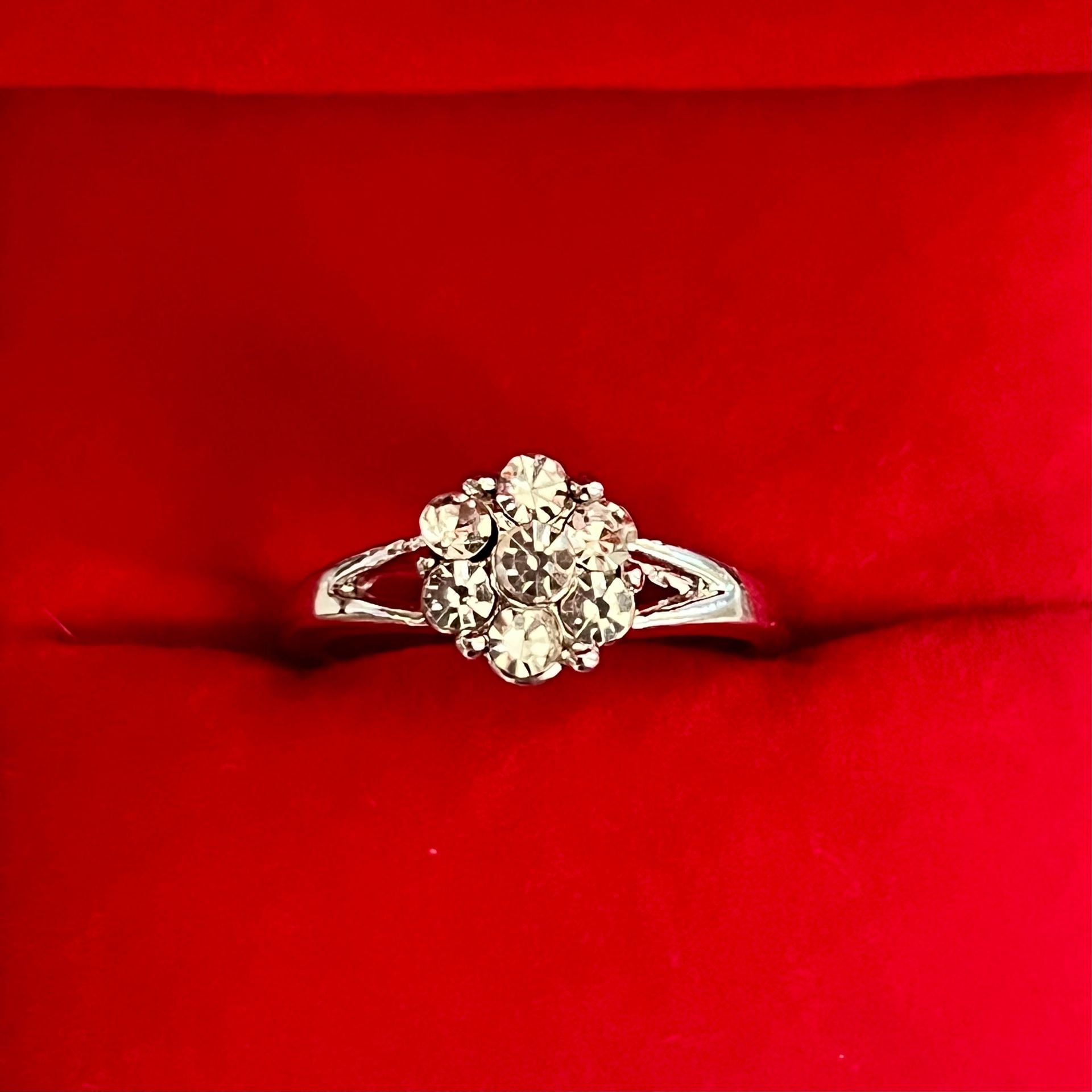 Vintage Cubic Zirconia Diamond Cluster Ring Sterling Silver Cocktail Size 6 2