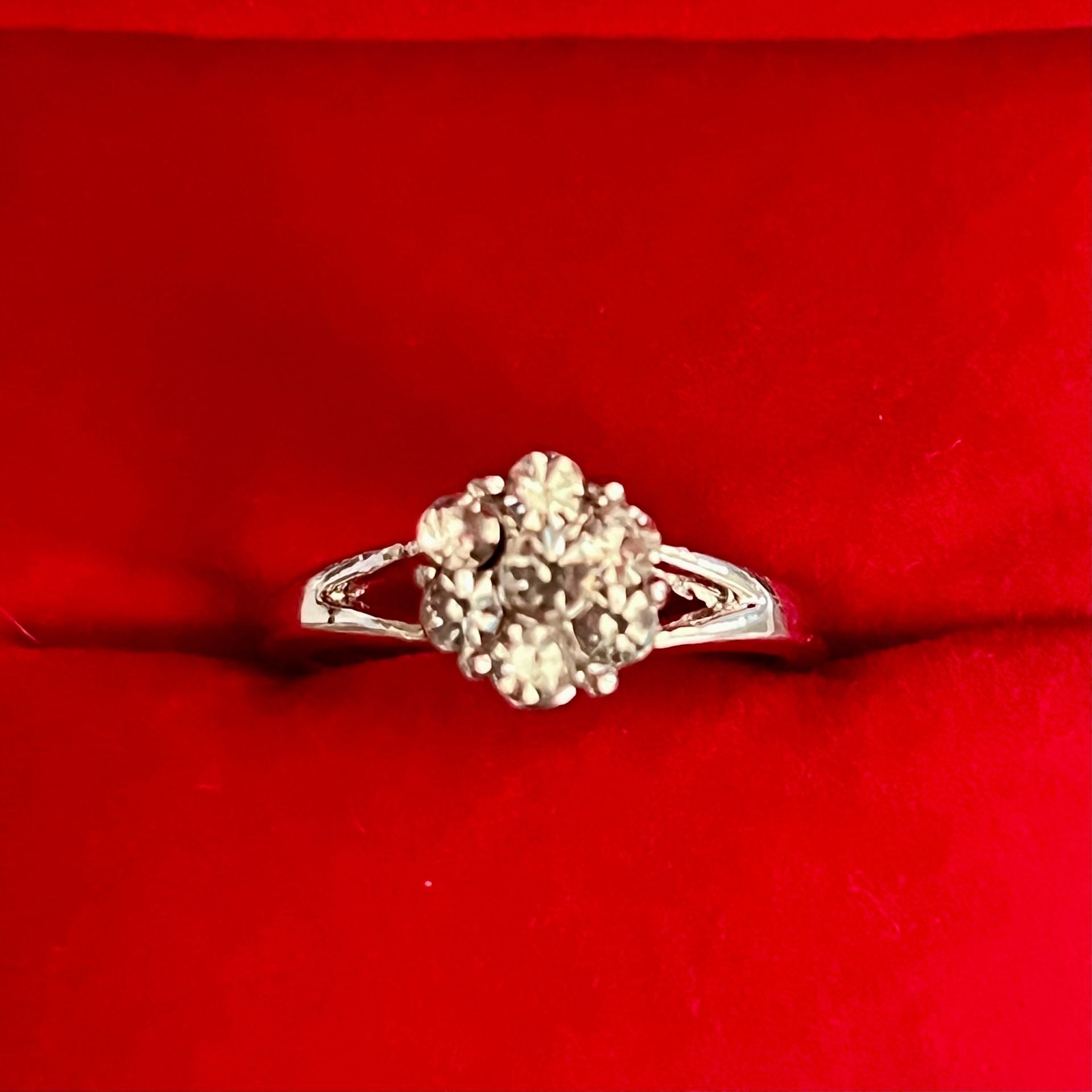 Vintage Cubic Zirconia Diamond Cluster Ring Sterling Silver Cocktail Size 6 4