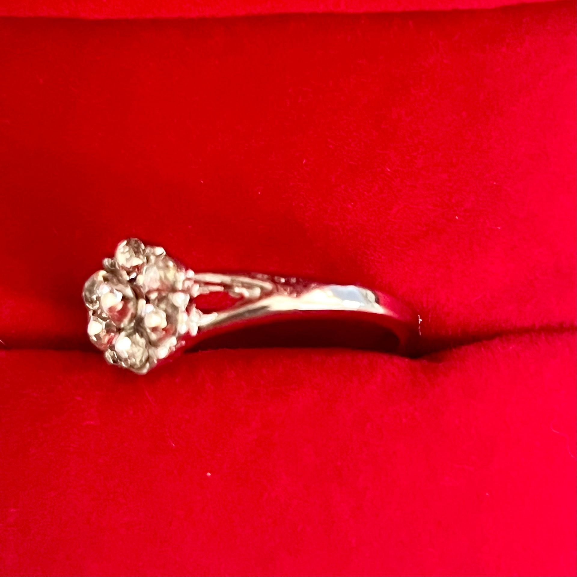 Vintage Cubic Zirconia Diamond Cluster Ring Sterling Silver Cocktail Size 6 6