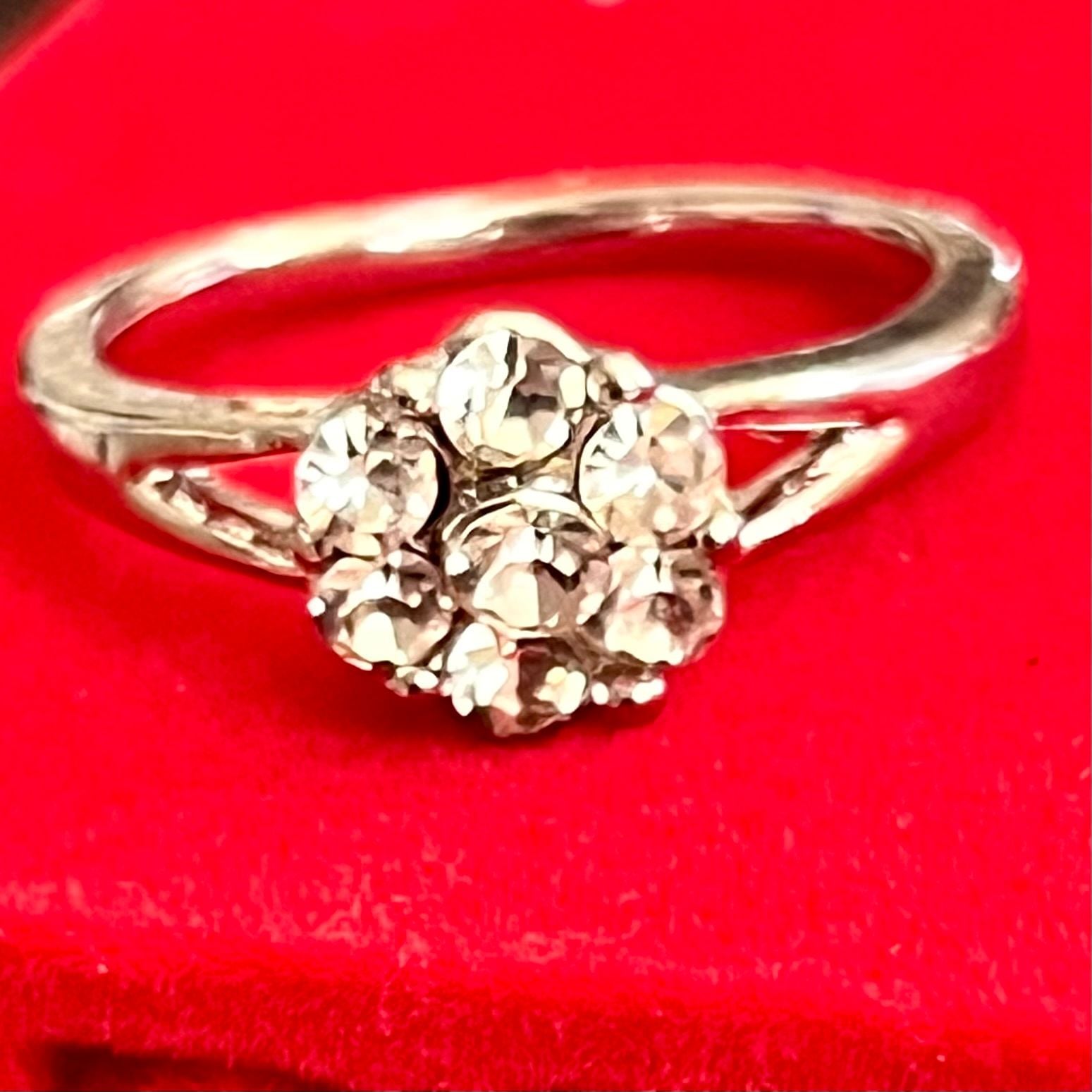 Vintage Cubic Zirconia Diamond Cluster Ring Sterling Silver Cocktail Size 6 7