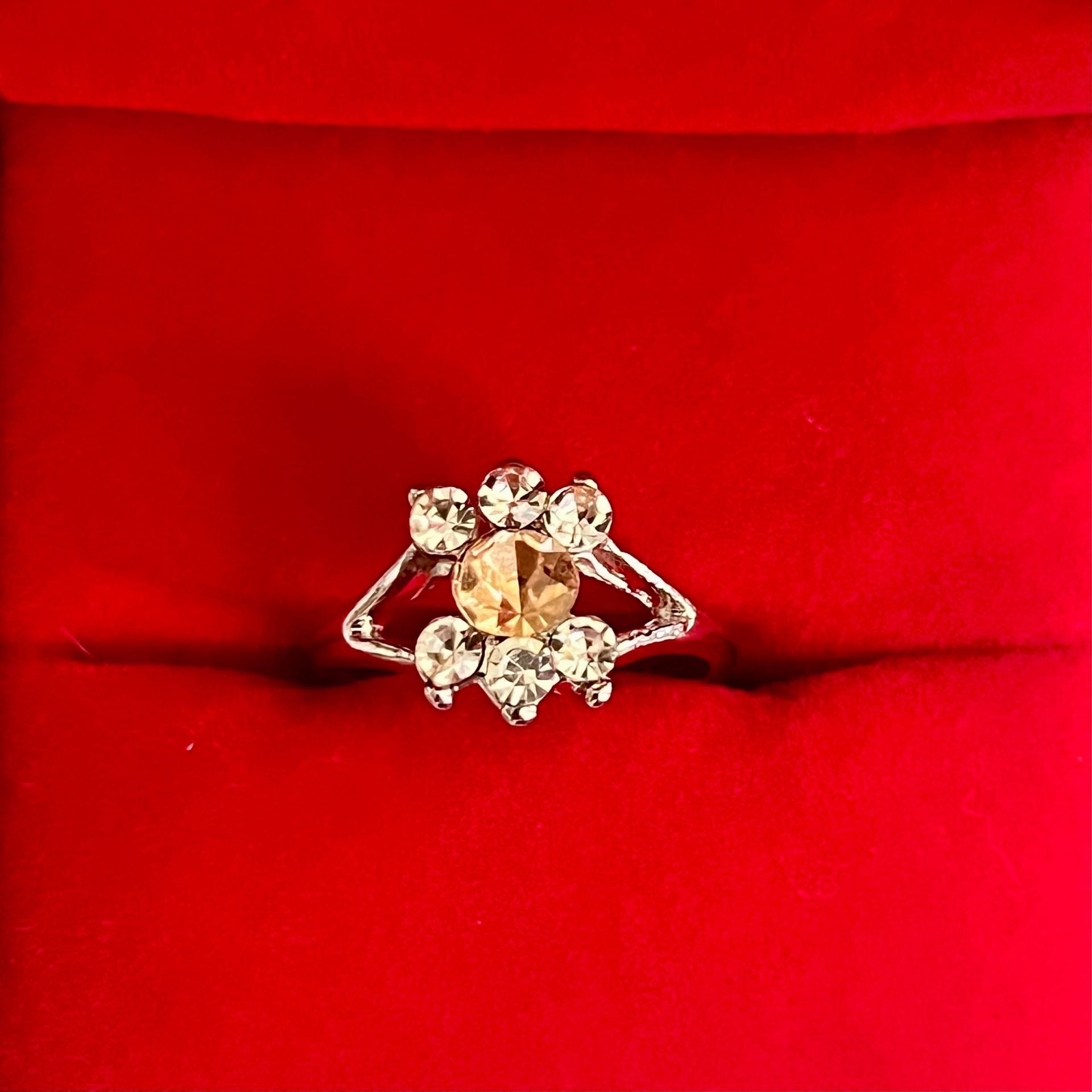 Vintage Uncas Sterling Silver Rhinestone Cocktail Ring Size 6 2