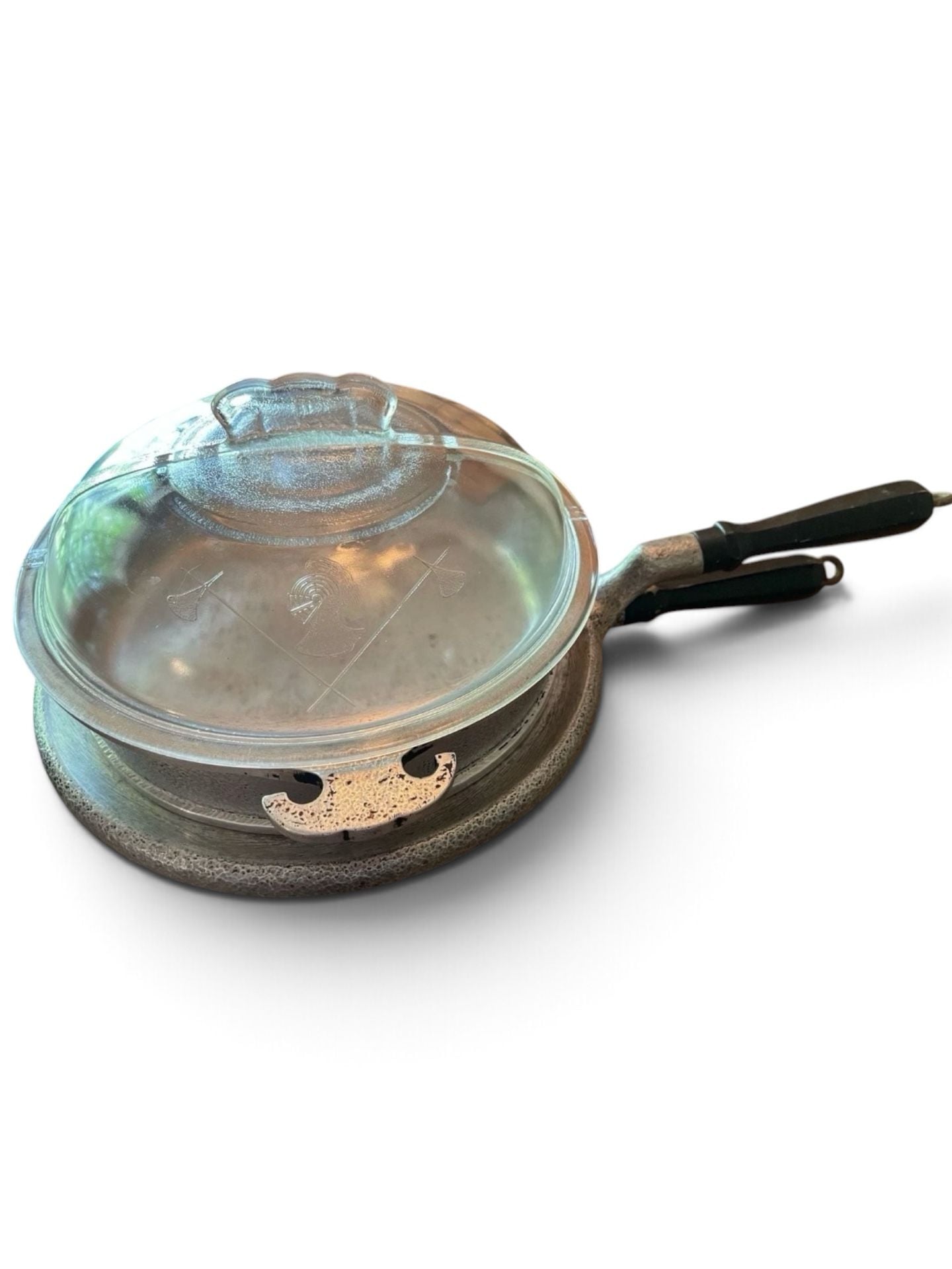 Vintage Guardian Service Hammered Aluminum Pot, Glass Lid, griddle, frying pan. 1