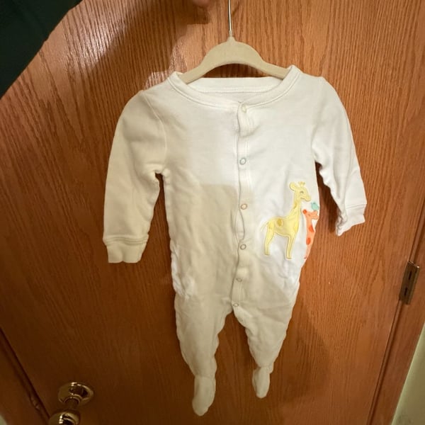 Carters Sleep and Play Footie Size 9 Months White Giraffe Applique