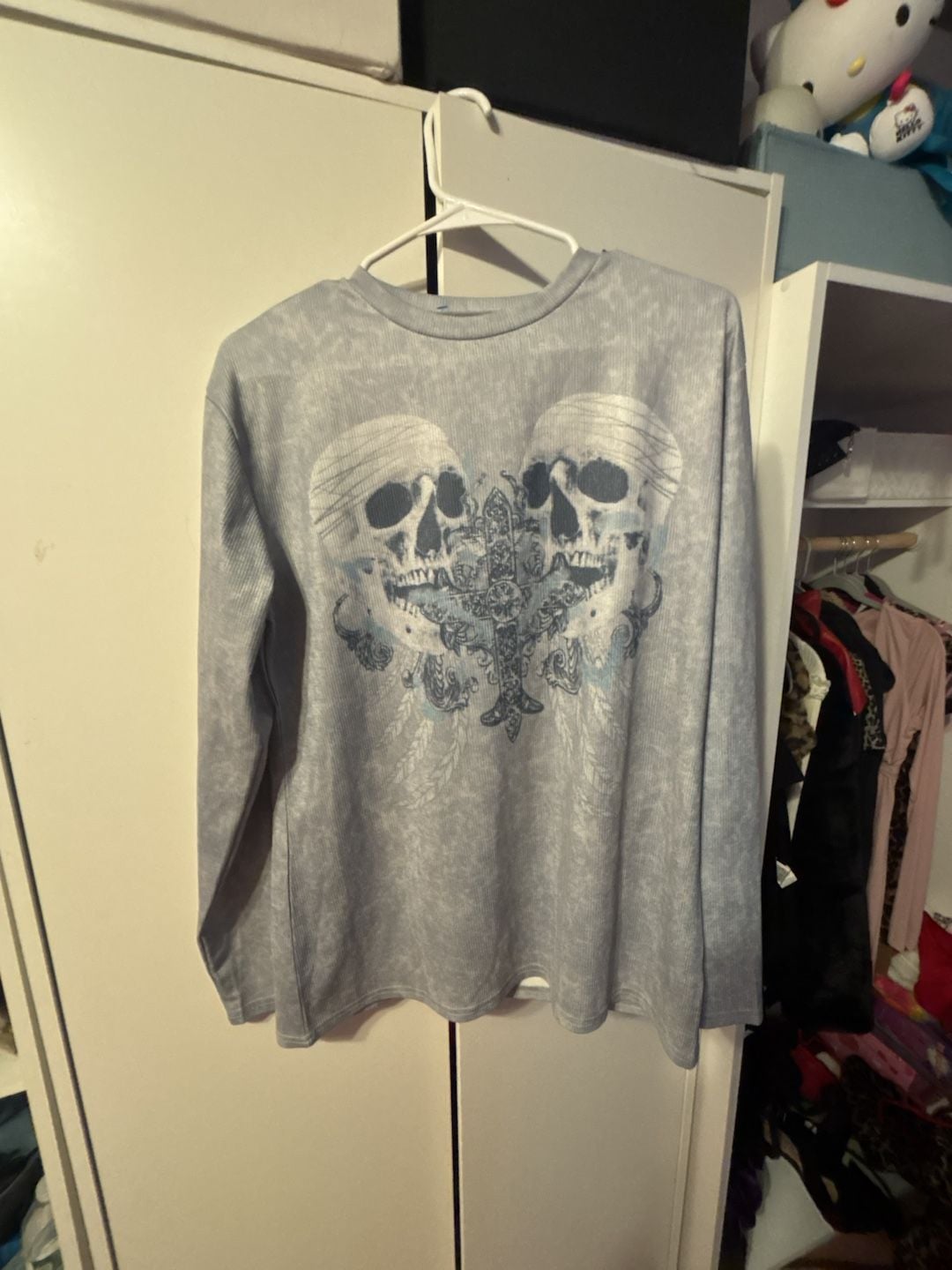 Scarlett Gray Long Sleeve Skull Cross Shirt Gray Waffle Knit 2