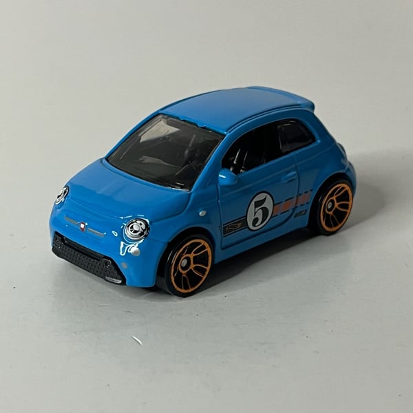 Hot Wheels Fiat 500e Compact Kings Blue Toy Car