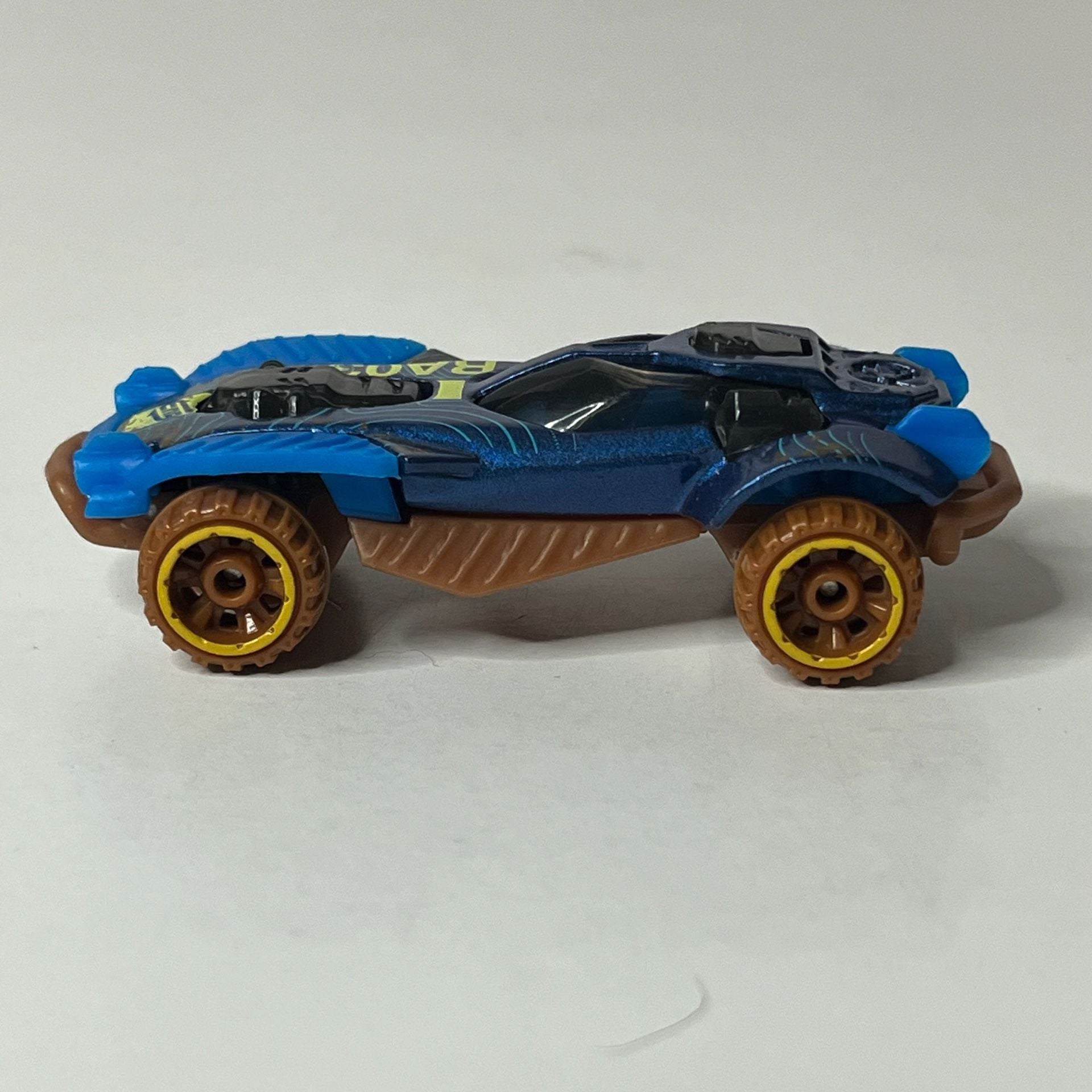 Hot Wheels Dune-A-Soar Blue Off Road Toy Car 2