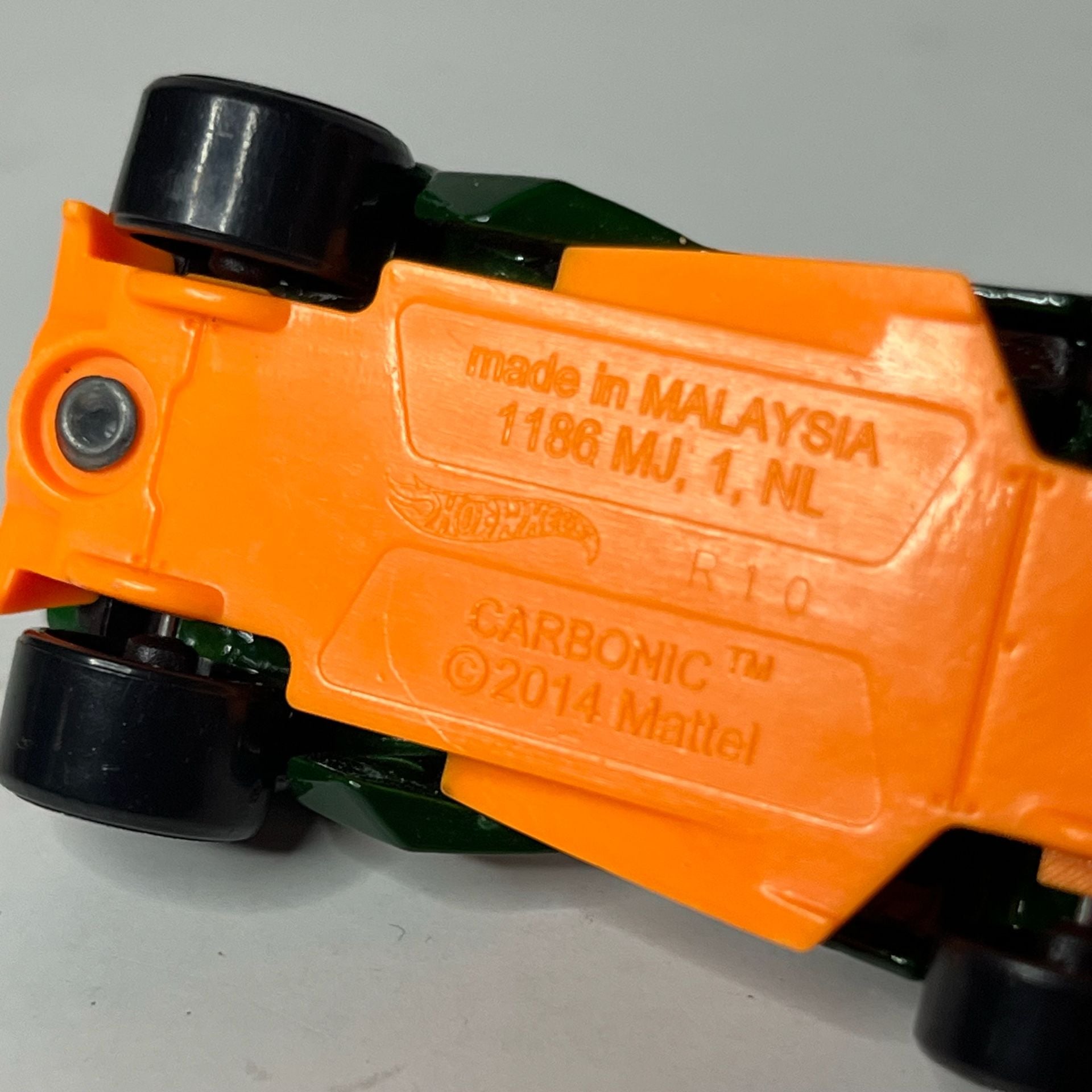 Hot Wheels Carbonic Diecast Toy Car Green Orange Multi-Pack Exclusive 6