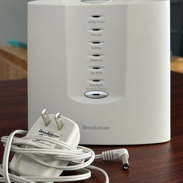Brookstone Tranquil Moments Sound Therapy White Noise Machine tested ! 