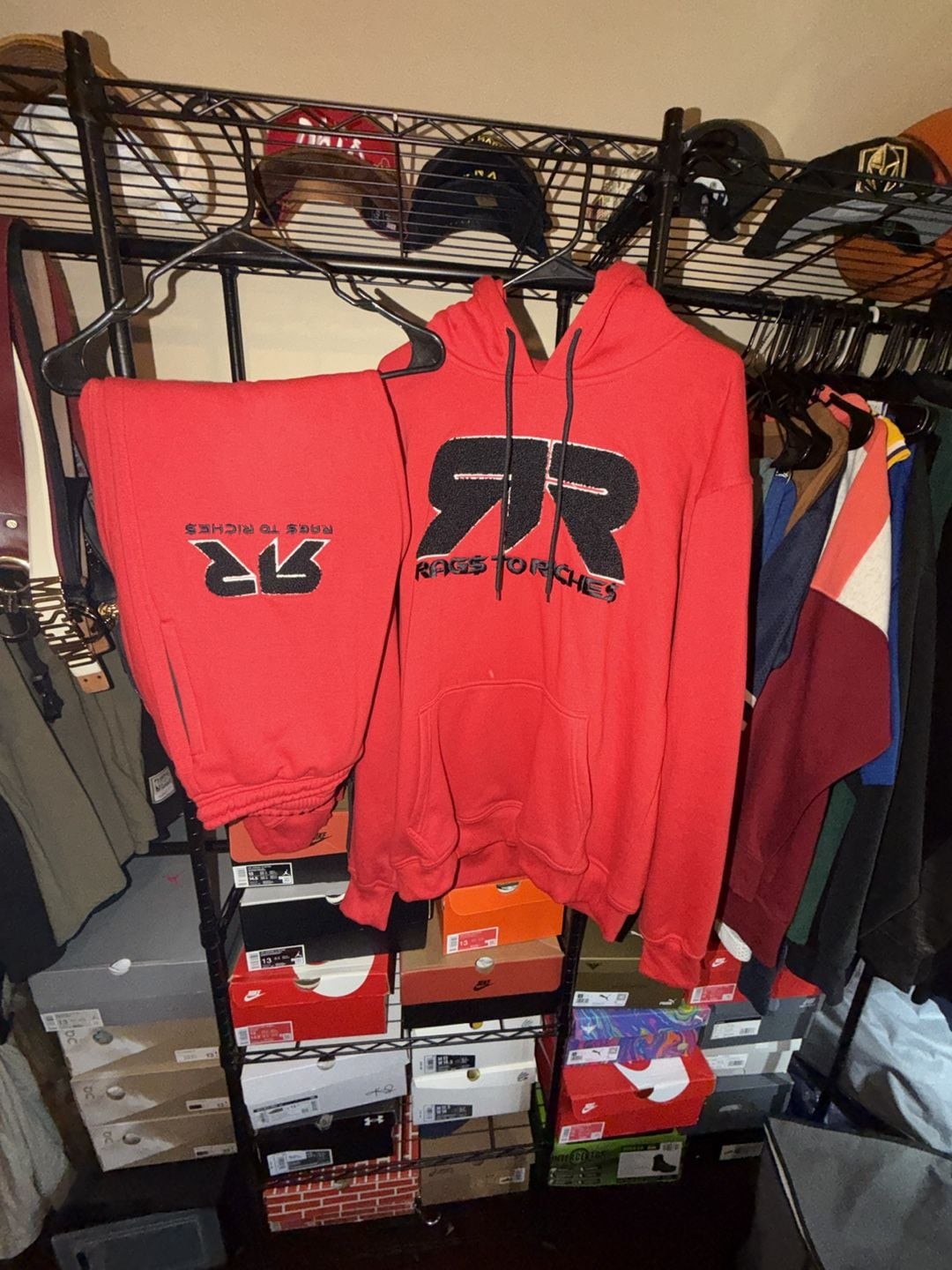 Rags to Riches Sweatshirt Set Size XL 1