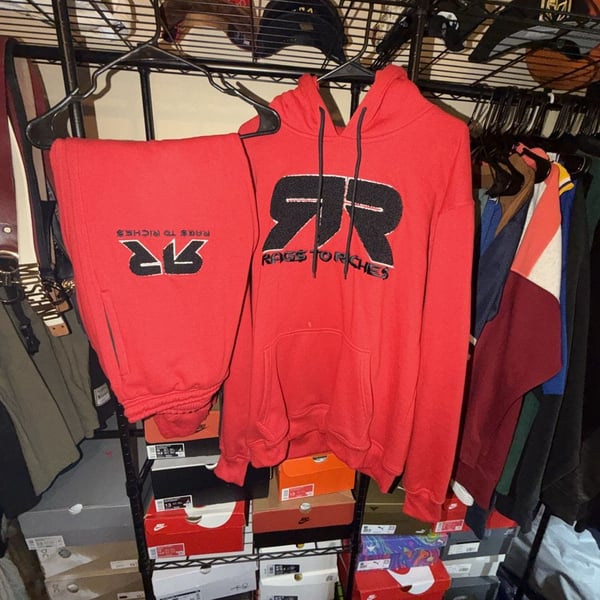 Rags to Riches Sweatshirt Set Size XL 