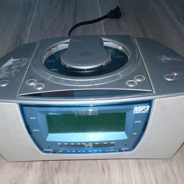 Timex Model T610 S  Stereo/CD/Clock Radio W/ Nature Sounds. 2004 FOR PARTS NOT WORK