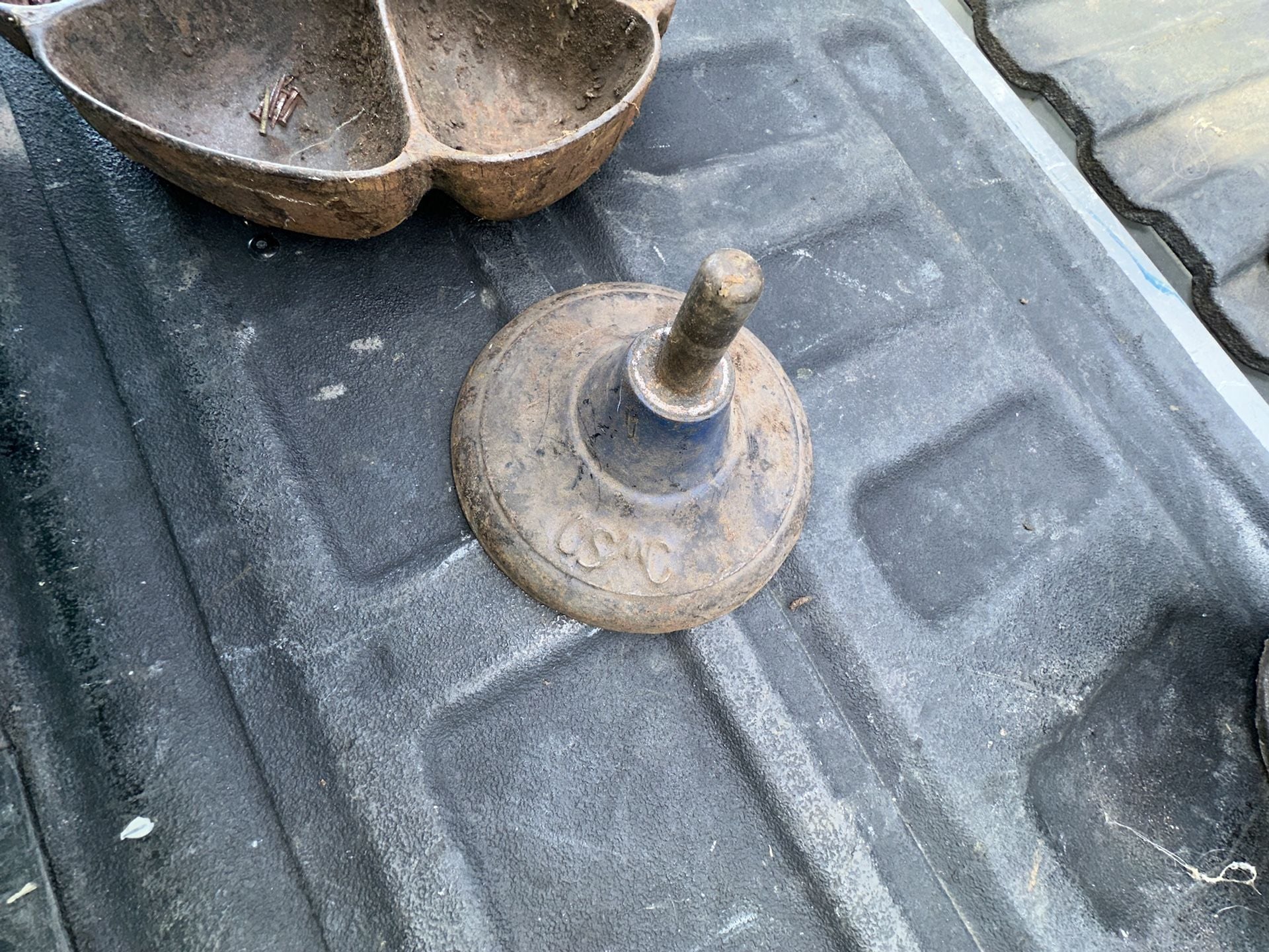 2 Star Nail Cup Cast Iron Rotating Hardware Caddy 4