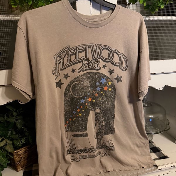 Fleetwood Mac Tour 2018-2019 T-Shirt Size XL Khaki Penguin Graphic Concert Tee