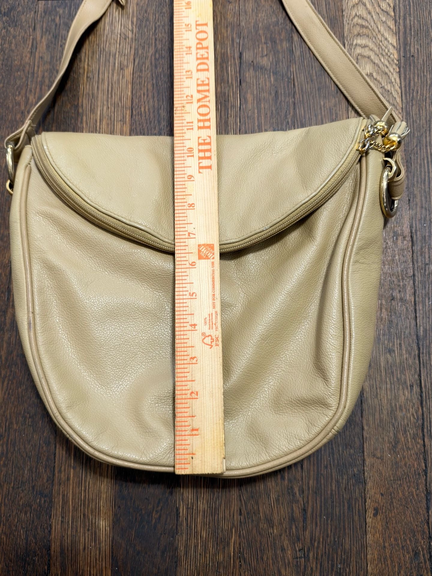 Toni Vintage 1980s Yellow Gold Genuine Leather Handbag Tassel Crossbody 8
