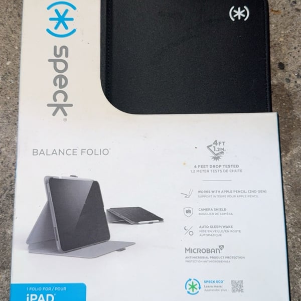 Speck Balance Folio iPad (2022) Black Case