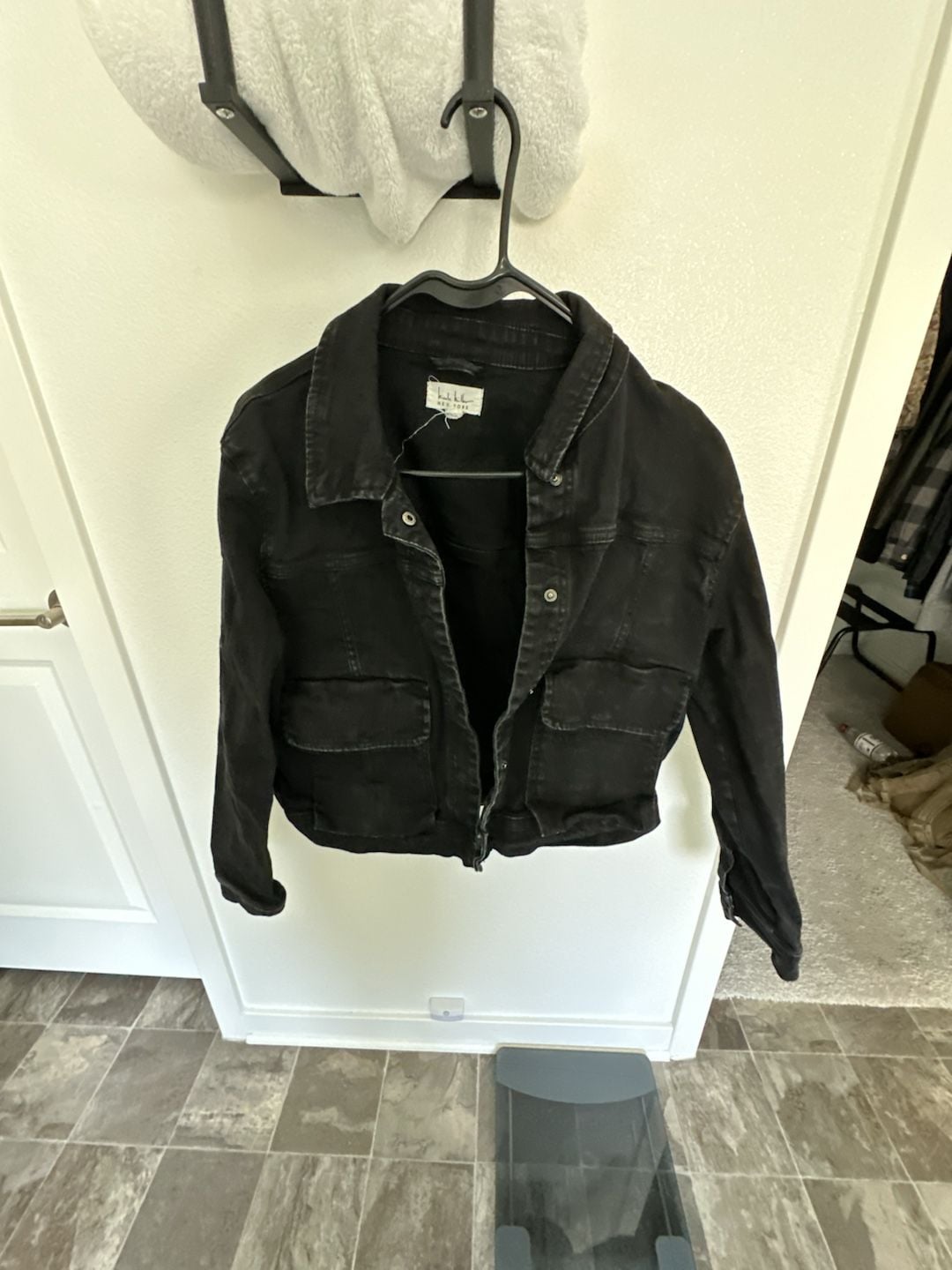 Nicole Miller New York Denim Jacket Size M Black Crop Trucker 2