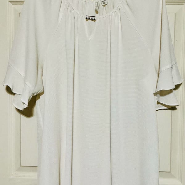 Maurices Blouse Size 18/20W Ivory Flutter Sleeve Peasant Top