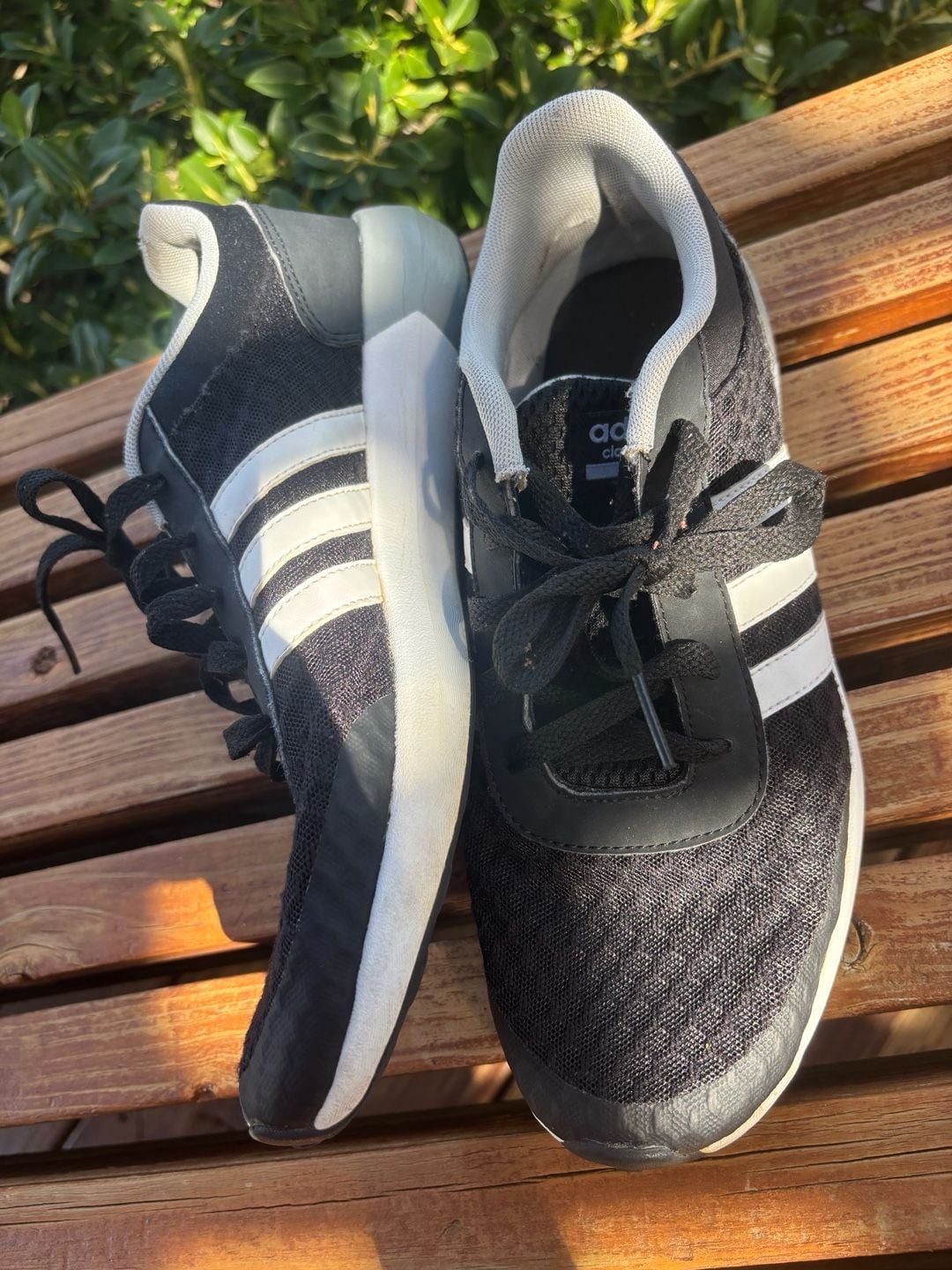 Adidas Cloudfoam Race Size 7 Black White Sneakers 8