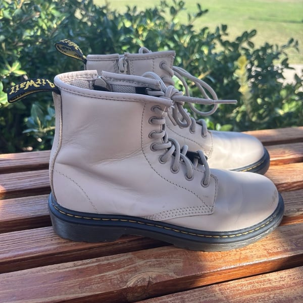 Dr. Martens Zavala Combat Boots Size 3 US Taupe Leather Side Zip
