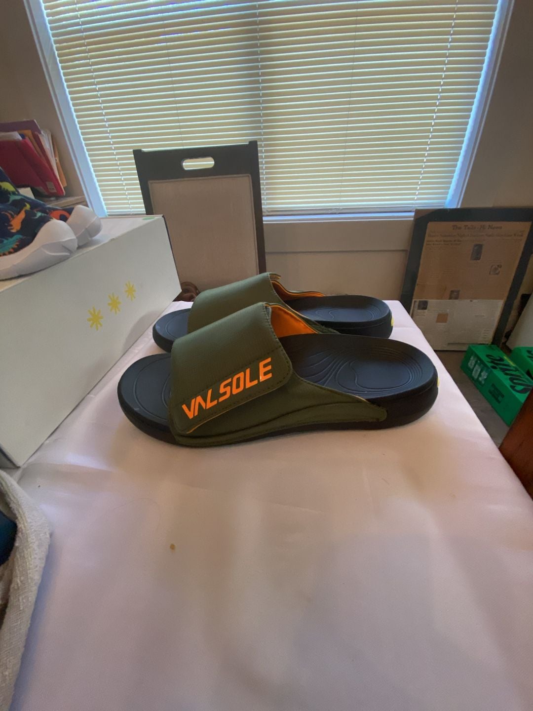 Valsole Recovery Slide Sandals Green Orange (brand new) 3