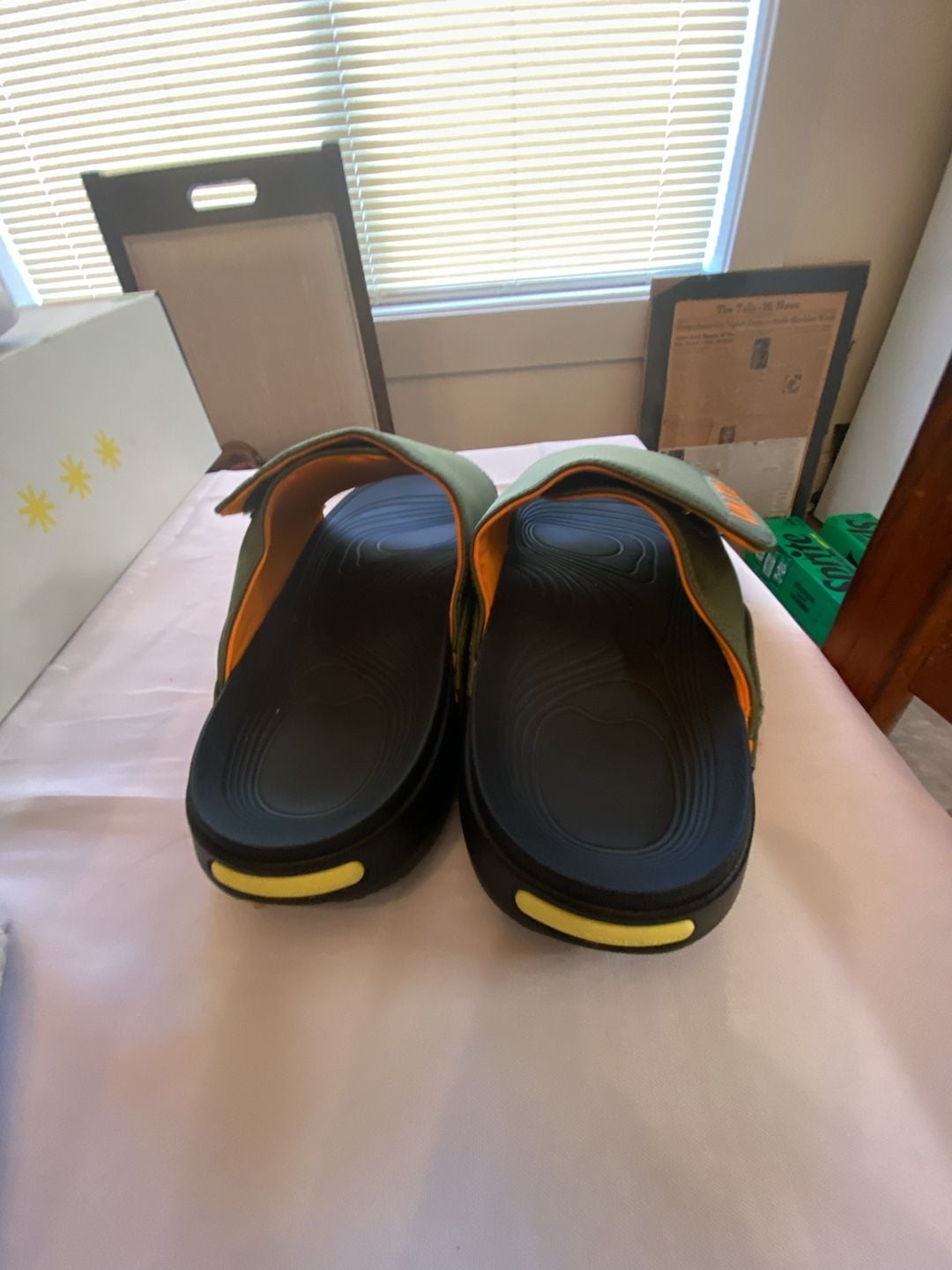 Valsole Recovery Slide Sandals Green Orange (brand new) 5