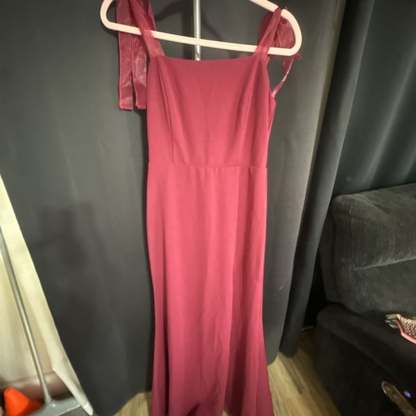 Lulus Maxi Dress Size M Burgundy Red Formal Evening Gown Bow Straps and slit
