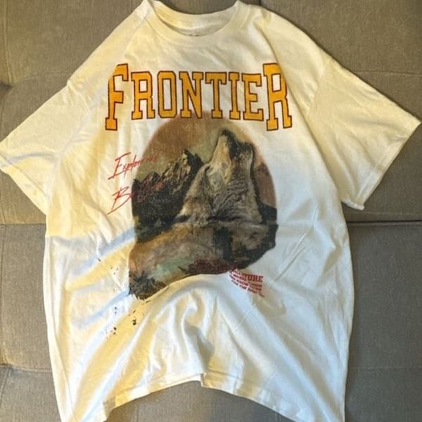 Pacsun Frontier Graphic T-Shirt Size M White Wolf Nature