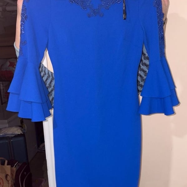 Calvin Klein Lace Applique Sheath Dress Size 6 Blue Tiered Sleeves
