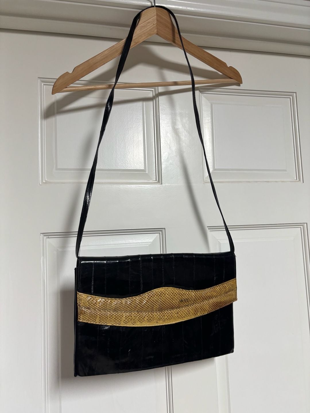 1980 Leather of the Sea Vintage Black & Gold Eel Skin Crossbody Envelope Clutch 2