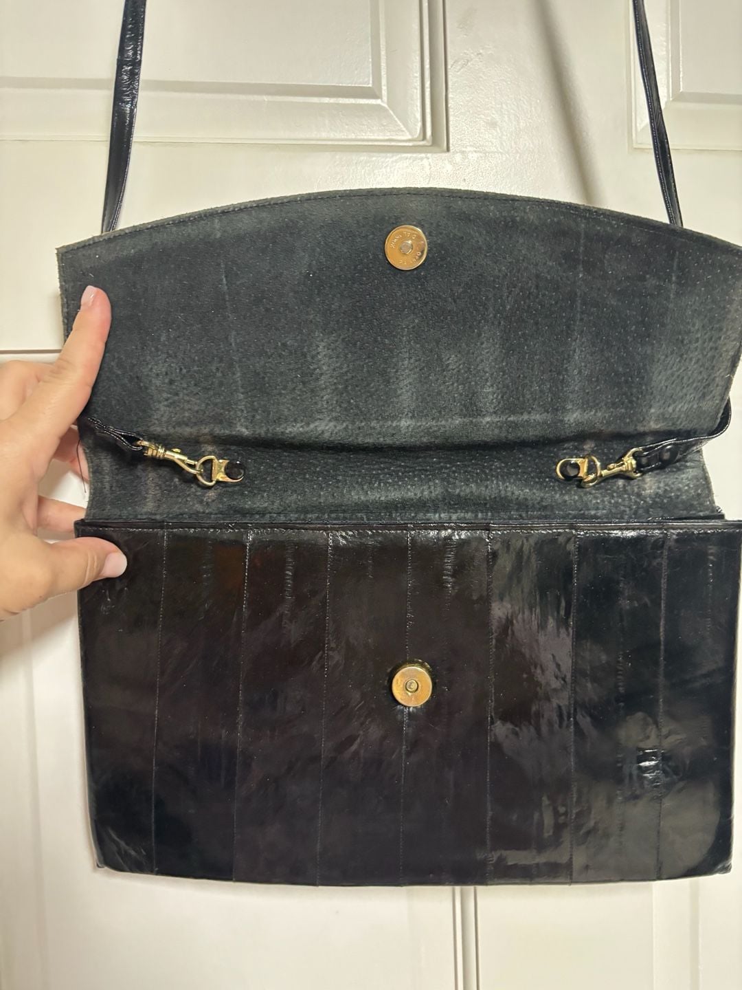 1980 Leather of the Sea Vintage Black & Gold Eel Skin Crossbody Envelope Clutch 4
