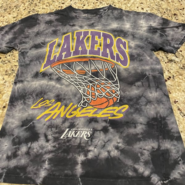 Young & Reckless Los Angeles Lakers T-Shirt Size Medium Tie Dye NBA