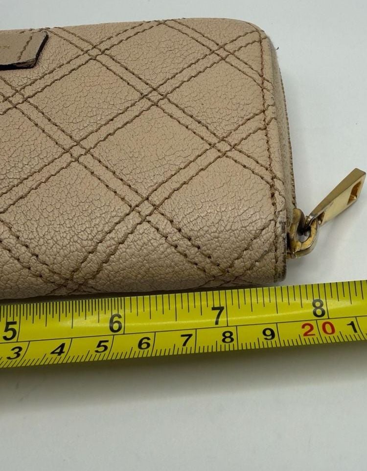 Marc Jacobs Quilted Leather Zip Around Wallet Beige Bow 7