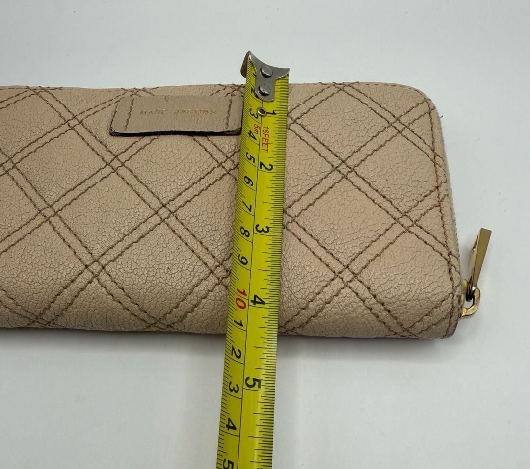 Marc Jacobs Quilted Leather Zip Around Wallet Beige Bow 8
