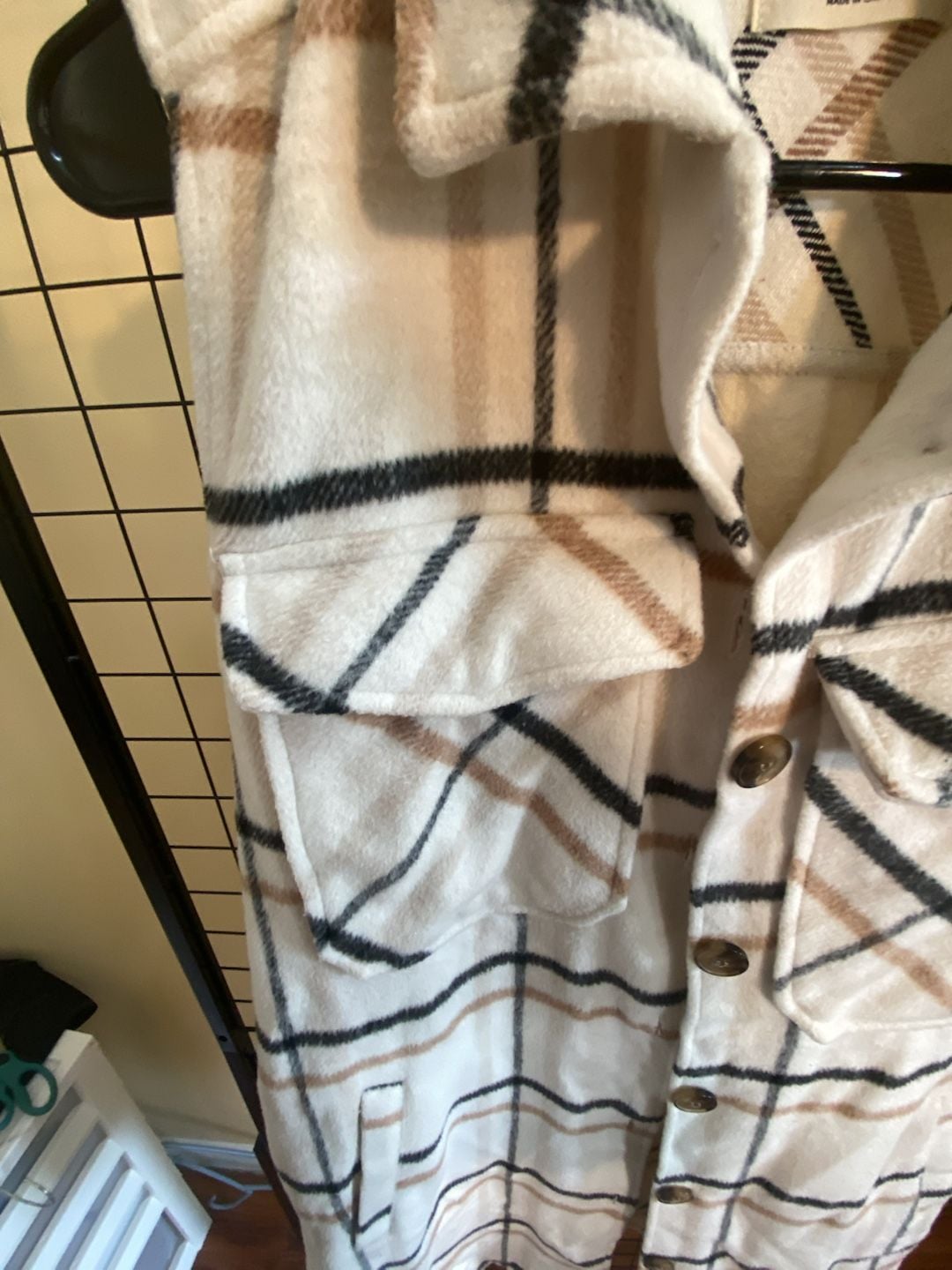Ashley By 26 International Plaid Long Vest Size 8 White Fleece Shacket 4