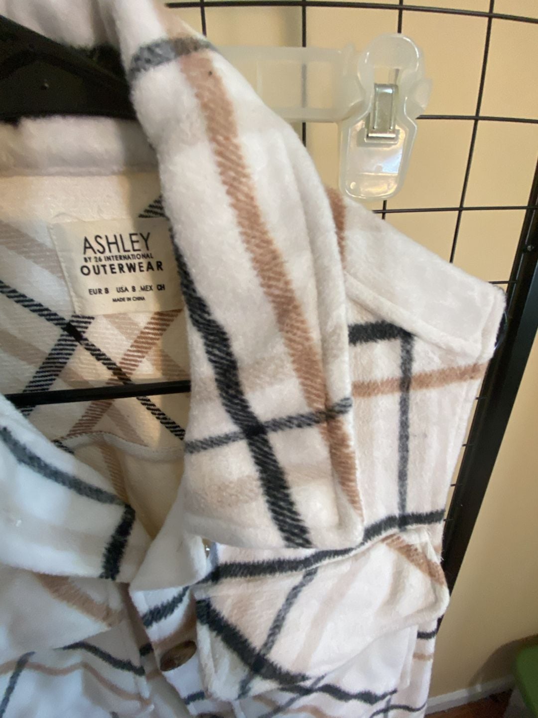 Ashley By 26 International Plaid Long Vest Size 8 White Fleece Shacket 6