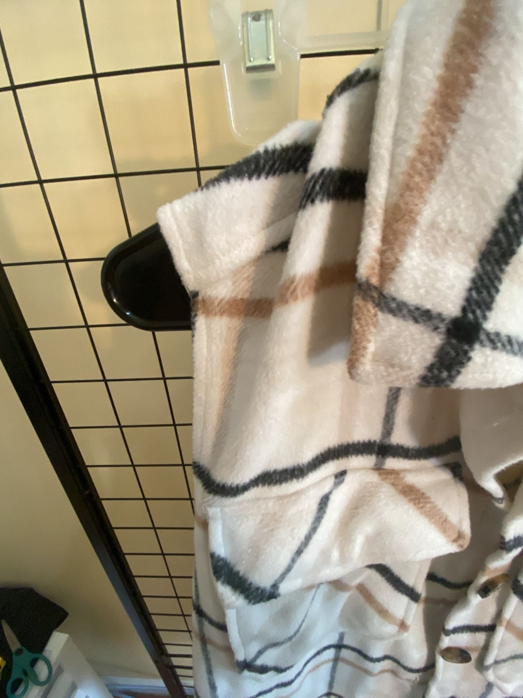 Ashley By 26 International Plaid Long Vest Size 8 White Fleece Shacket 7
