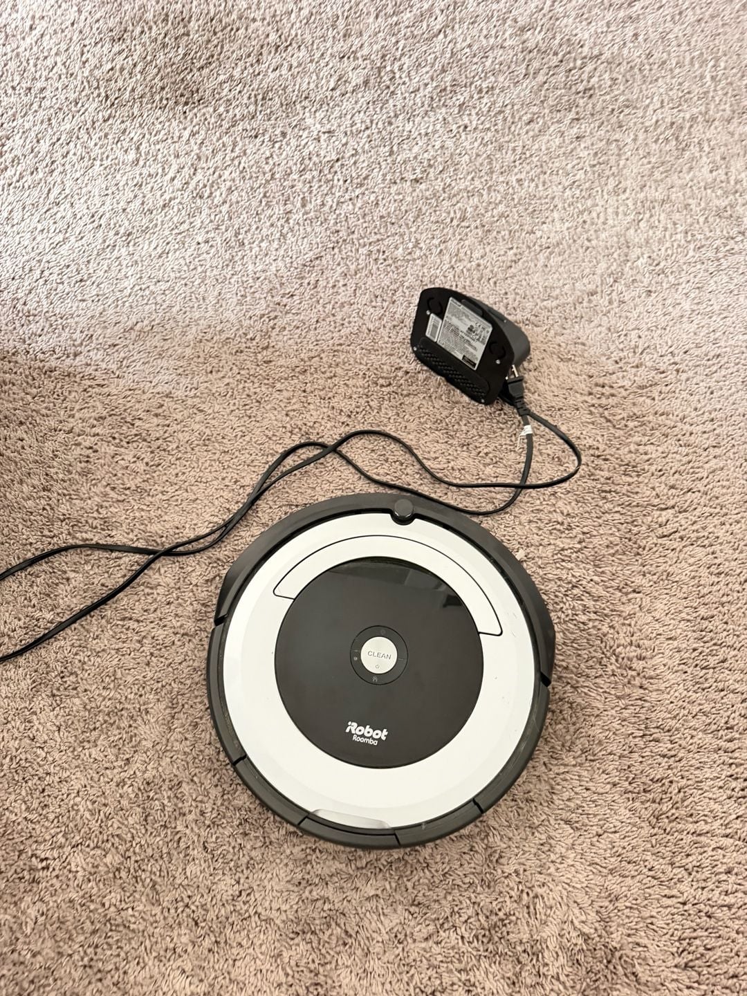 Irobot Roomba 690 Robot Vacuum Cleaner With Charging Base 1