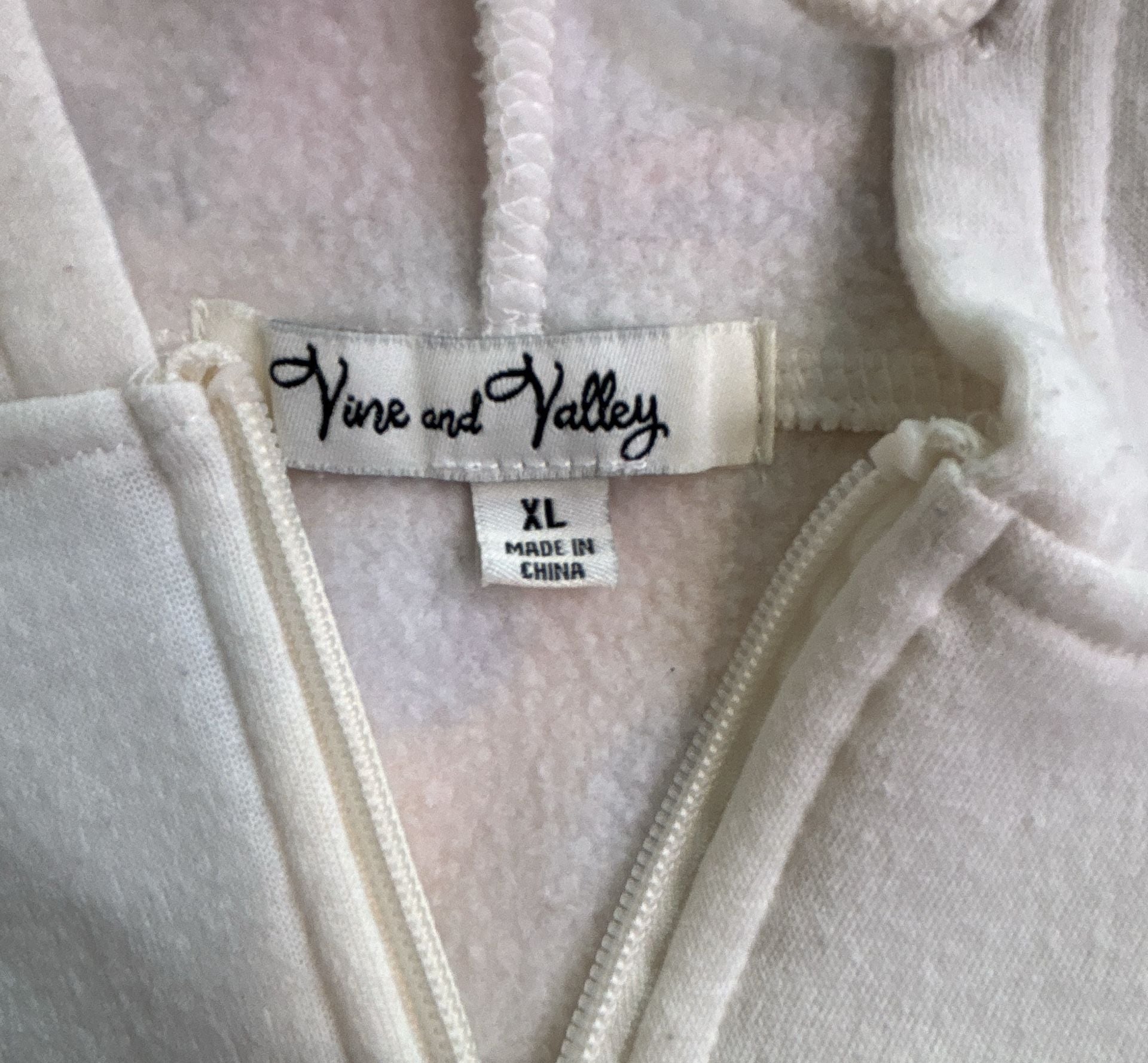Vine and Valley Zip Up Hoodie Size XL White Feel The Love 6