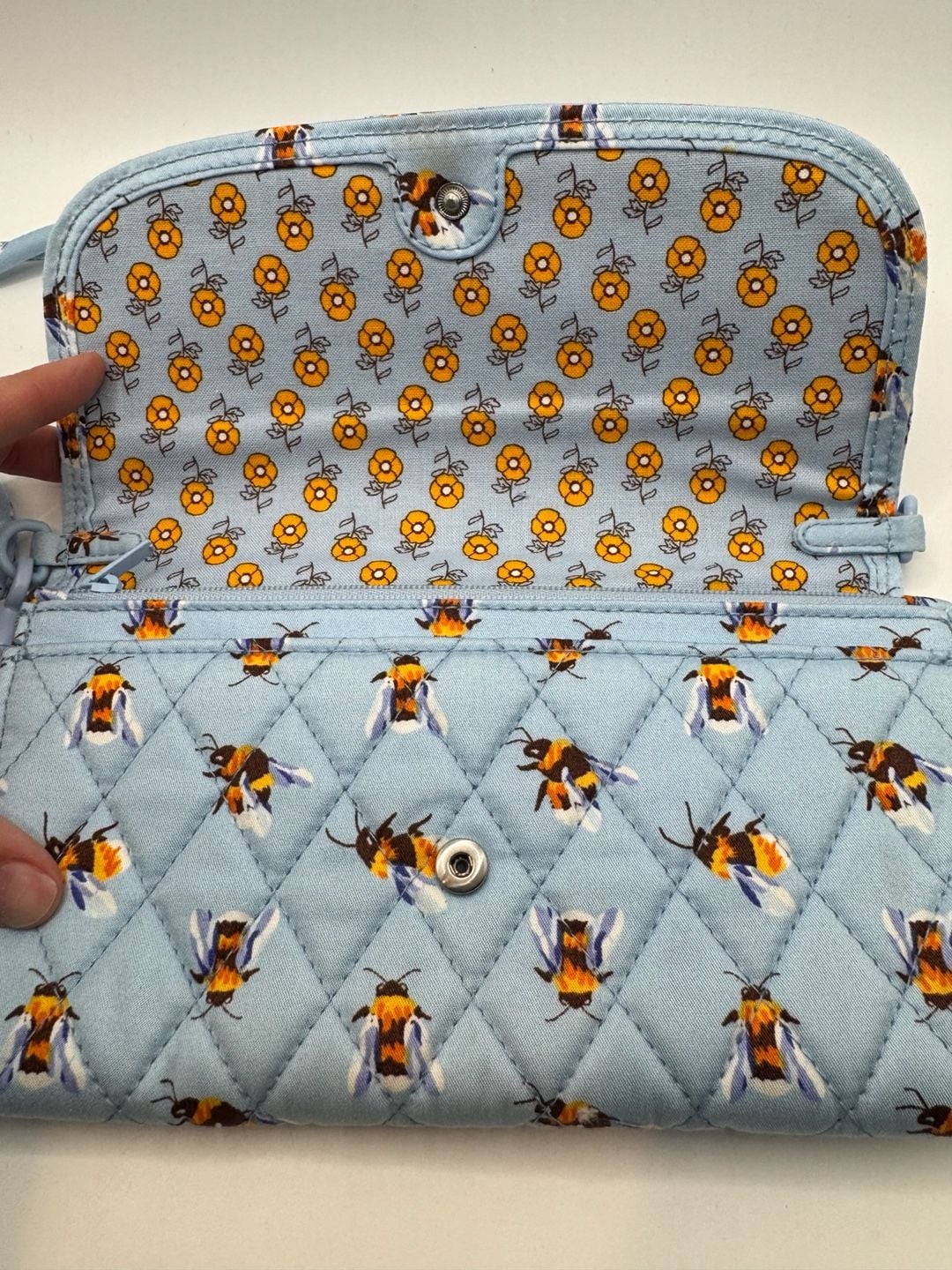 Vera Bradley Wildwood Wallet Crossbody Bee's Knees Quilted Blue 6