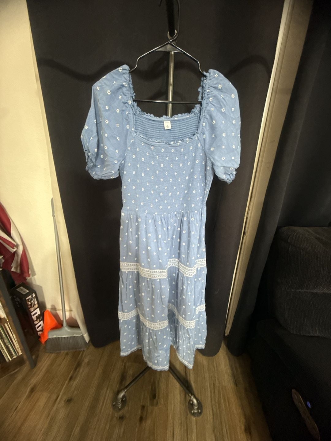 Old Navy Smocked Square Neck Midi Dress Size S Blue Floral Tiered 2