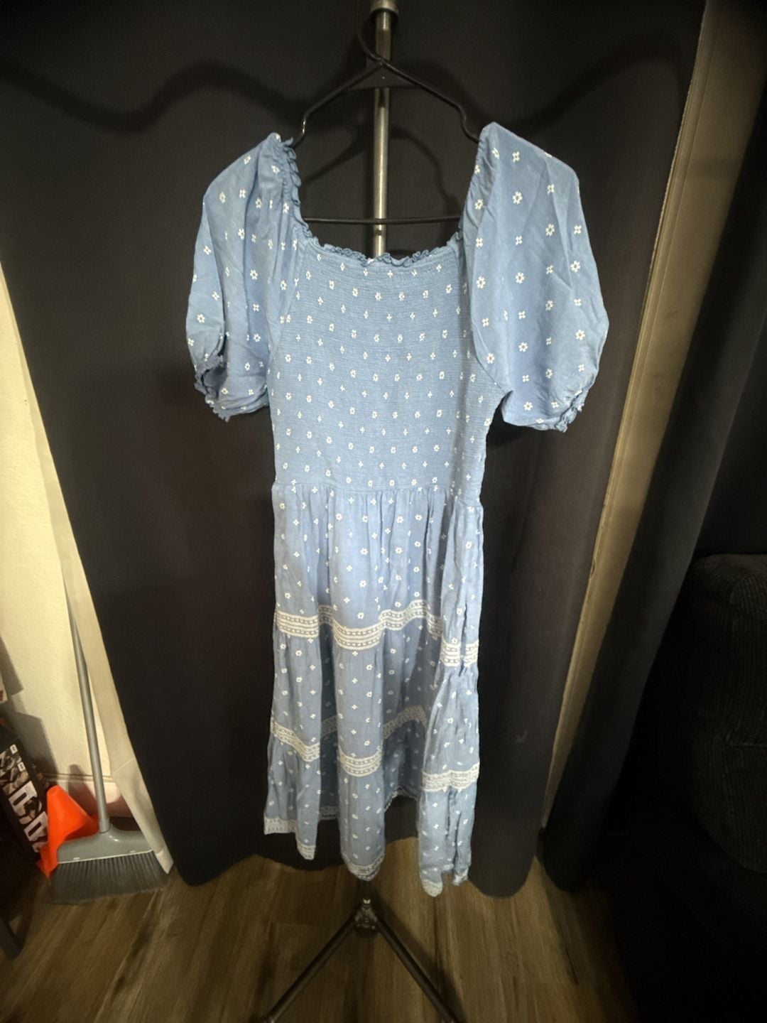 Old Navy Smocked Square Neck Midi Dress Size S Blue Floral Tiered 3